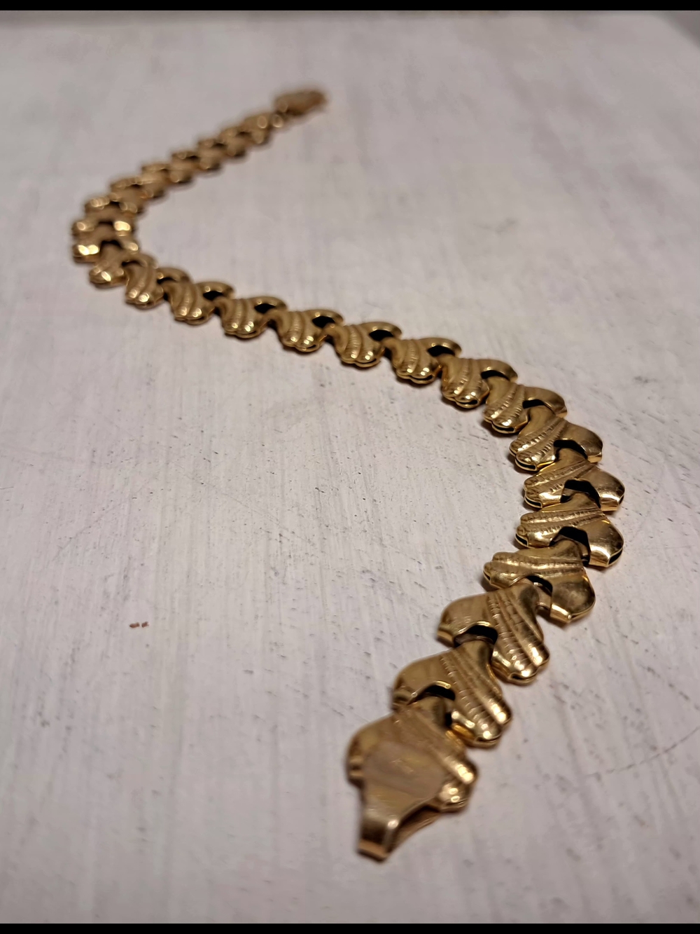 Vintage Italian 14K Yellow Gold Textured Chevron Link Bracelet 7"